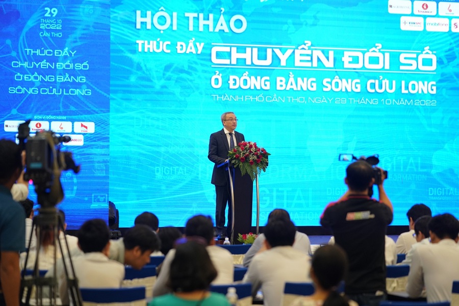 Thứ trưởng Bộ Thông tin và Truyền thông – ông Phan Tâm cho rằng: Có rất nhiều việc phải làm để thúc đẩy chuyển đổi số. Ảnh Nhật Huy.