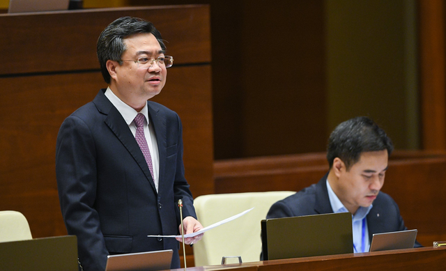 Bộ trưởng Bộ Xây dựng Nguyễn Thanh Nghị trả lời chất vấn tại Kỳ họp thứ 4, Quốc hội khóa XV