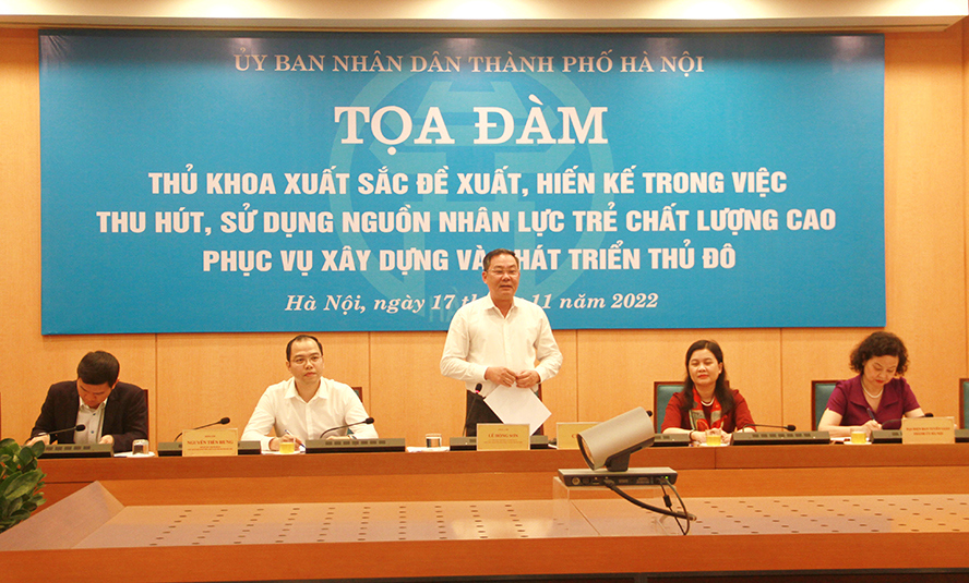 Phó Chủ tịch Thường trực UBND thành phố Hà Nội Lê Hồng Sơn phát biểu ý kiến tại tọa đàm.