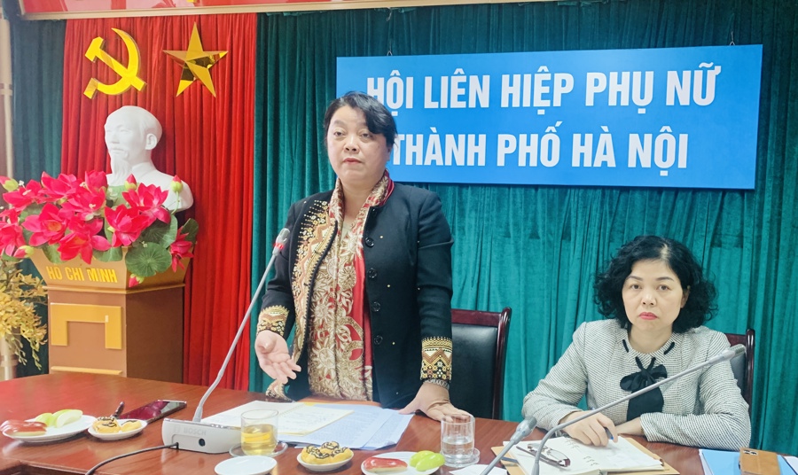 Phó Chủ tịch Thường trực Hội LHPN Hà Nội Nguyễn Thị Thu Thuỷ phát biểu tại hội nghị