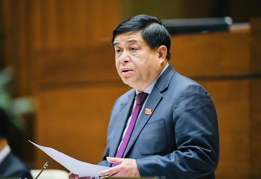 Bộ trưởng Bộ KH&ĐT Nguyễn Chí Dũng giải trình, làm rõ các vấn đề đại biểu Quốc hội quan tâm