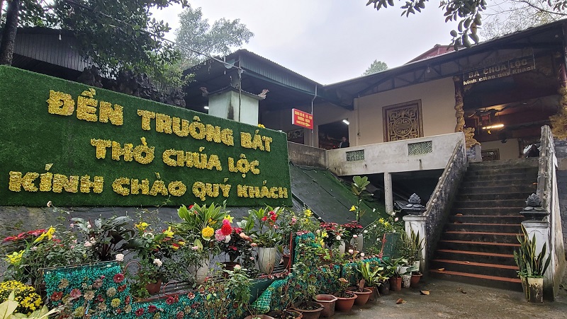 Di tích lịch sử văn hóa đền Truông Bát ở xã Ngọc Sơn, huyện Thạch Hà