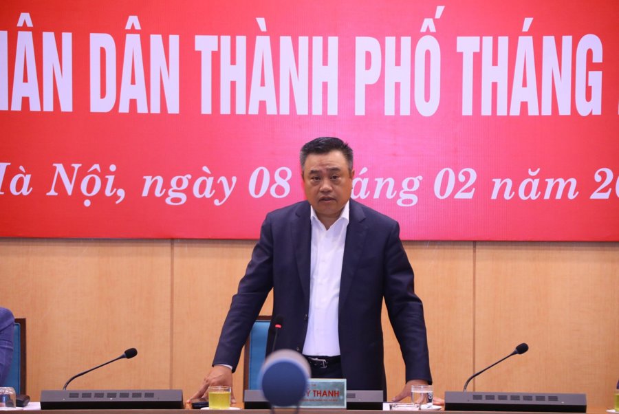 Chủ tịch UBND TP Hà Nội Trần Sỹ Thanh phát biểu chỉ đạo phiên họp. 