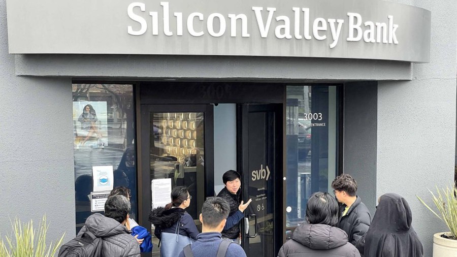 Trụ sở chính của Ngân hàng Silicon Valley ở Santa Clara, bang California, Mỹ, đã đóng cửa hôm 10/3. Ảnh: Getty Images
