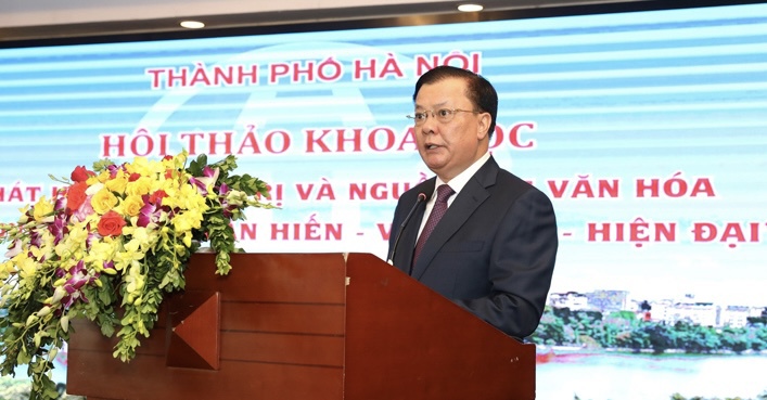 Bí thư Thành ủy Hà Nội Đinh Tiến Dũng phát biểu tại Hội thảo khoa học. 