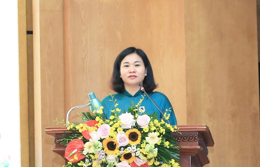 Phó Bí thư Thường trực Thành ủy Nguyễn Thị Tuyến phát biểu chỉ đạo tại hội nghị. 