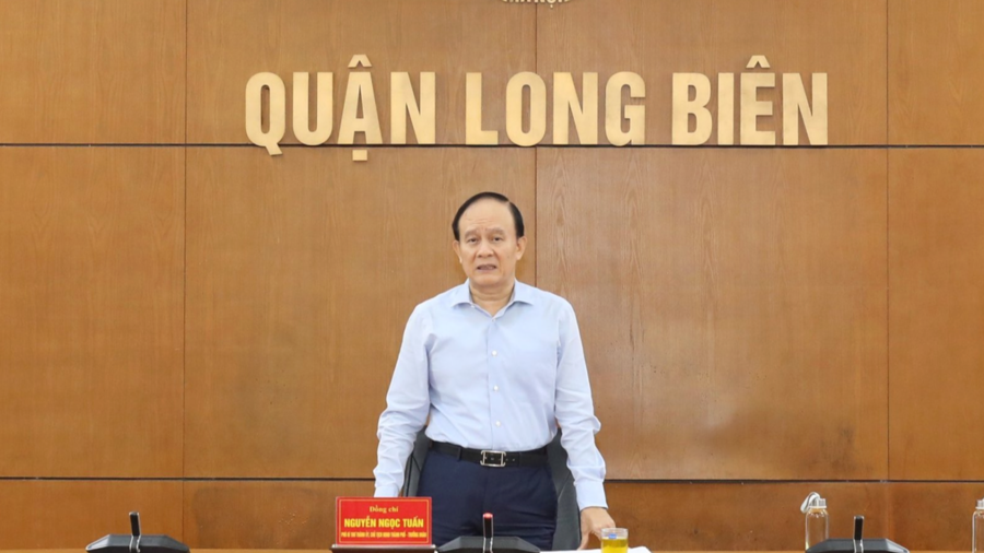  Phó Bí thư Thành ủy, Chủ tịch HĐND TP Hà Nội Nguyễn Ngọc Tuấn phát biểu kết luận tại buổi làm việc.