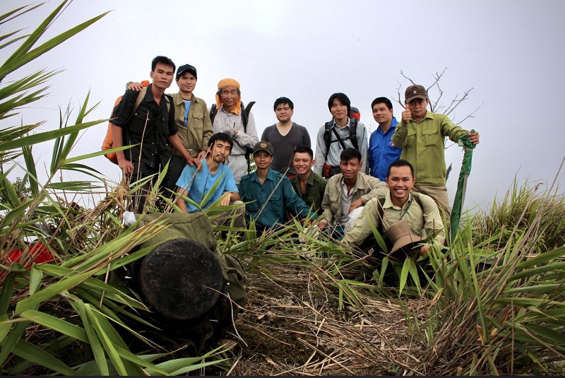 Nhóm nghiên cứu khoa học ngoài thực địa tại Vườn Quốc gia Vũ Quang