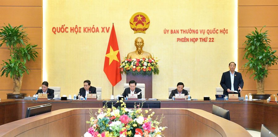 Phó Chủ tịch Quốc hội Trần Quang Phương điều hành nội dung họp. Ảnh: Quochoi.vn