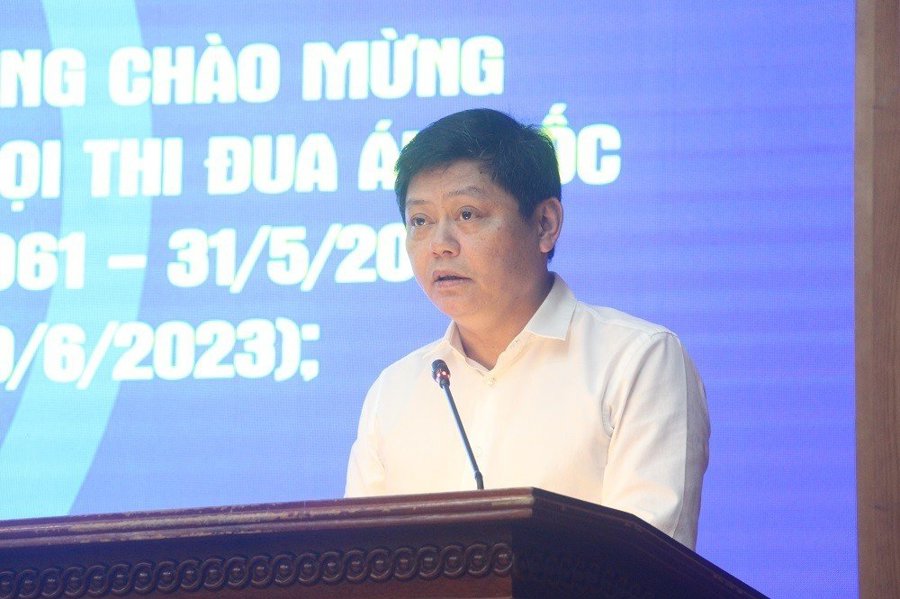 Chủ tịch UBND quận Ba Đình Tạ Nam Chiến phát biểu phát động đợt thi đua cao điểm. 