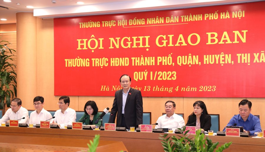 Chủ tịch HĐND TP Hà Nội Nguyễn Ngọc Tuấn phát biểu kết luận Hội nghị