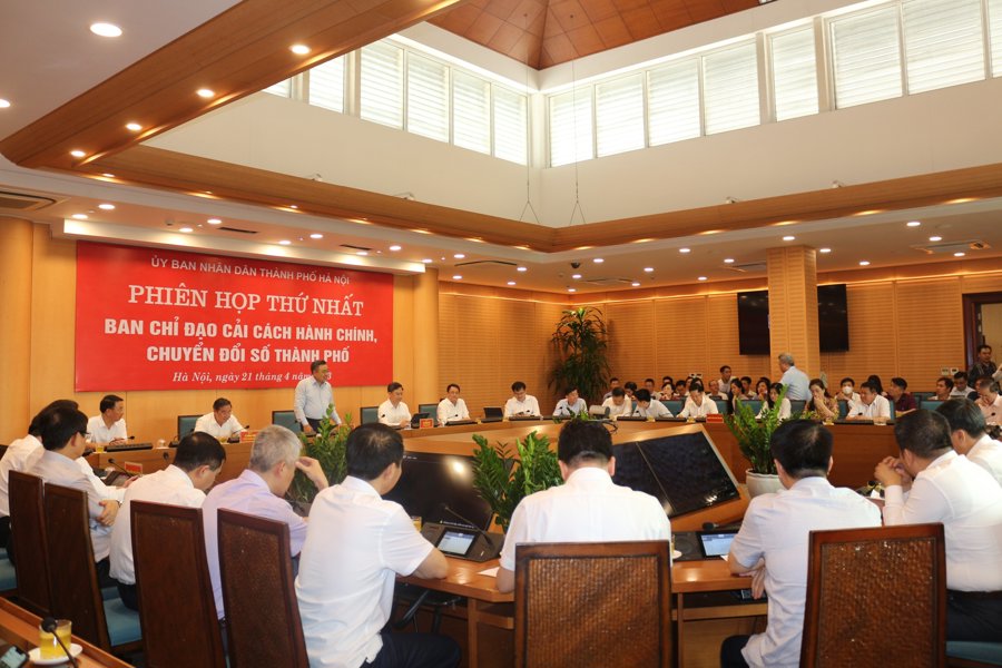 Ban Chỉ đạo cải cách hành chính, chuyển đổi số TP Hà Nội tiến hành họp phiên thứ nhất. 