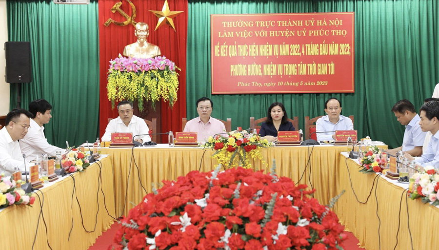 Các đồng chí Thường trực Thành ủy Hà Nội chủ trì cuộc làm việc với Huyện ủy Phúc Thọ
