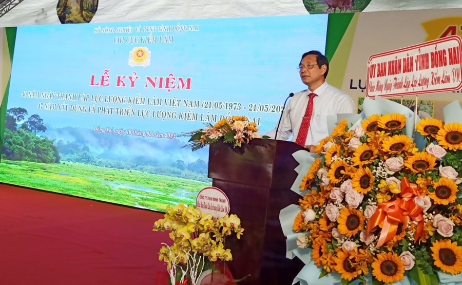 Ông Võ Văn Phi - Phó Chủ tịch UBND tỉnh Đồng Nai đánh giá lực lượng kiểm lâm đã triển khai đồng bộ, hiệu quả các mặt công tác bảo vệ và phát triển rừng, phòng cháy chữa cháy rừng. 