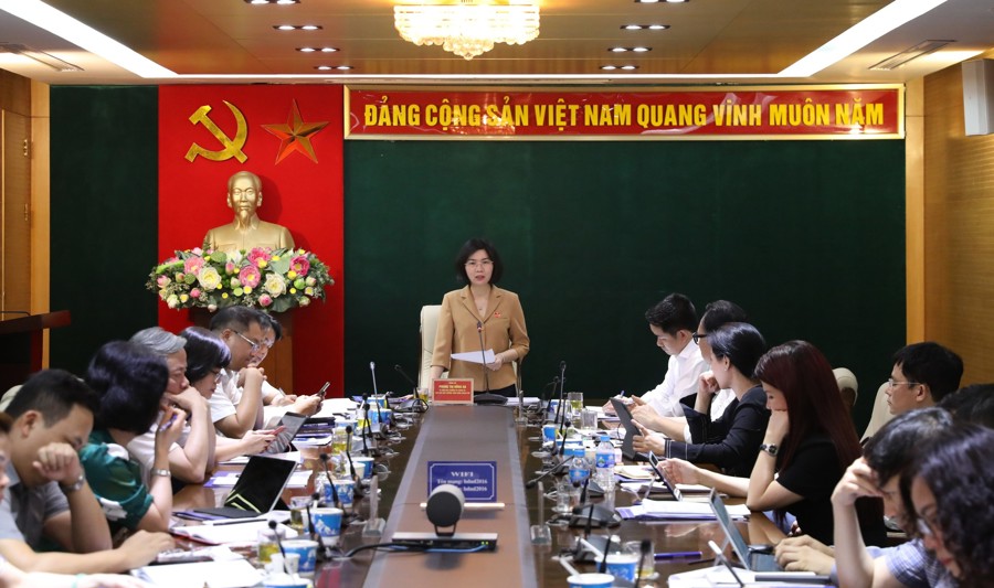 Phó Chủ tịch Thường trực HĐND Thành phố Hà Nội Phùng Thị Hồng Hà phát biểu kết luận buổi làm việc.