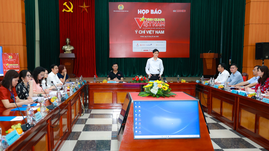 Quang cảnh buổi họp báo chiều 1/6.