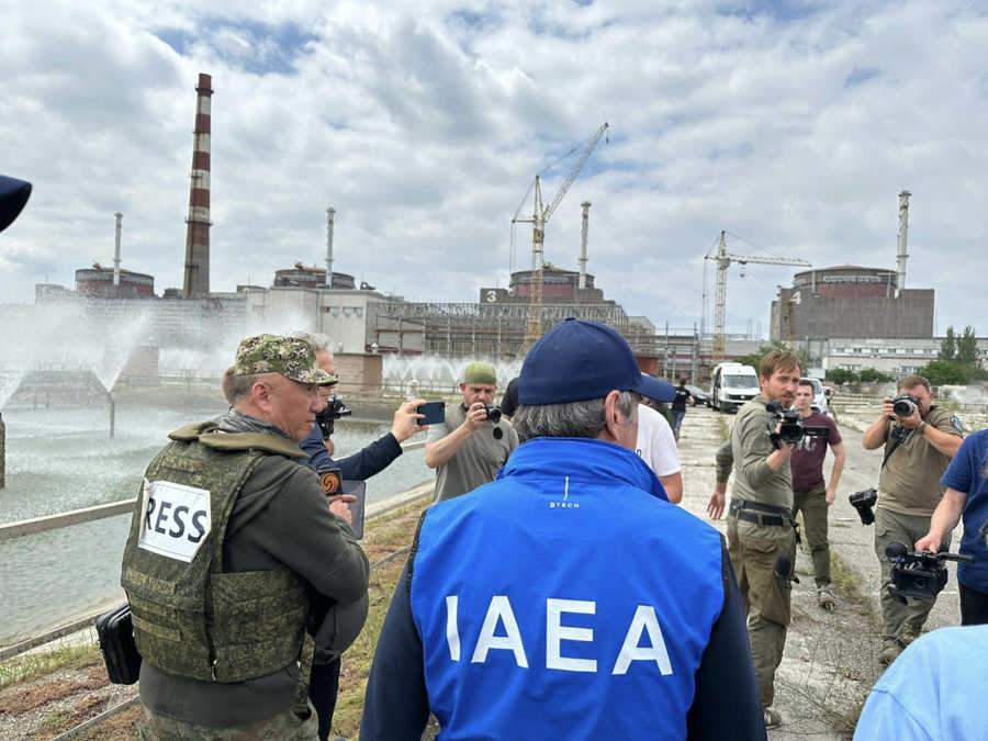 Tổng giám đốc IAEA đến thăm nhà máy điện hạt nhân Zaporizhzhia lần thứ 3 kể từ khi chiến sự nổ ra ở Ukraine. Ảnh: Twitter