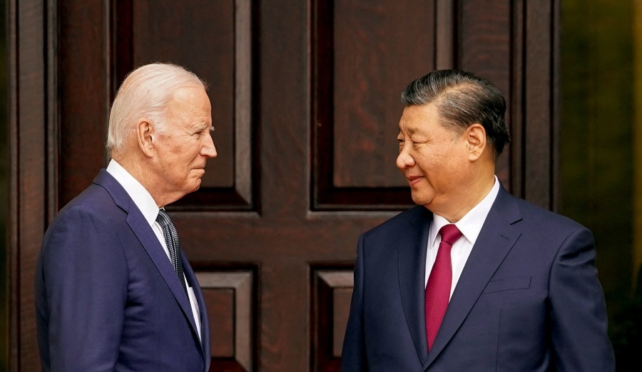 Tổng thống Mỹ Joe Biden gặp Chủ tịch Trung Quốc Tập Cận Bình bên lề hội nghị thượng đỉnh Hợp tác kinh tế châu Á - Thái Bình Dương (APEC), ngày 15/11/2023. Ảnh: Reuters