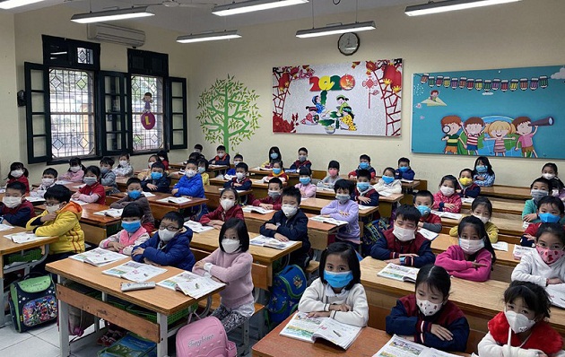 TP Hồ Chí Minh: 3 quận, huyện tăng cấp độ dịch, hơn 4.000 học sinh lớp 1 đang cách ly - Ảnh 2