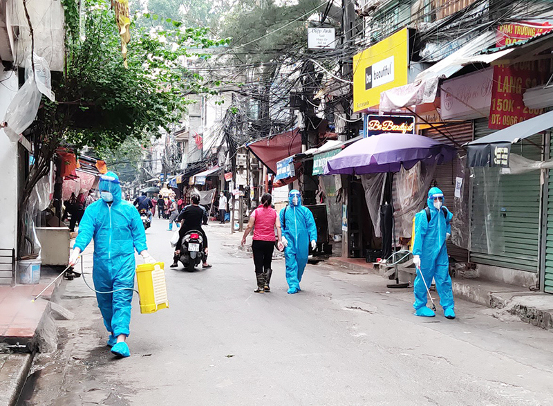 Hà Nội: Người từng đến chợ Kim Liên chủ động tự cách ly tại nhà - Ảnh 1