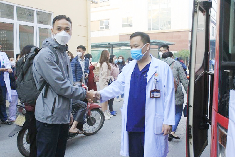 Thầy thuốc Bệnh viện E lên đường chi viện cho Tây Ninh - Ảnh 2