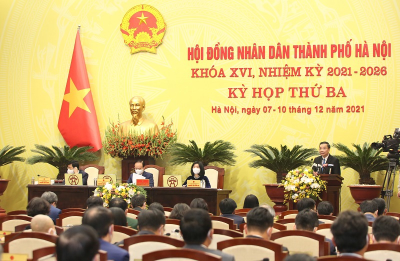 Chủ tịch UBND TP Hà Nội Chu Ngọc Anh trả lời chất vấn trước HĐND TP - Ảnh 1