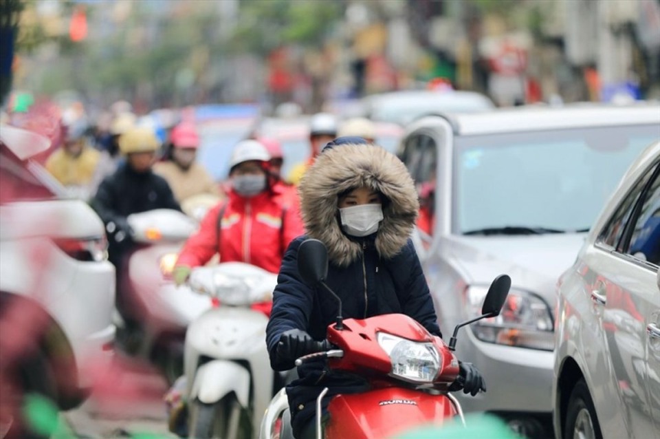 Không khí lạnh tăng cường, nền nhiệt tại Hà Nội thấp nhất từ 14-16 độ C - Ảnh 1