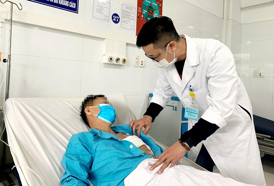 Thanh niên ở Đà Nẵng bị đâm thấu tim may mắn được cứu sống - Ảnh 1