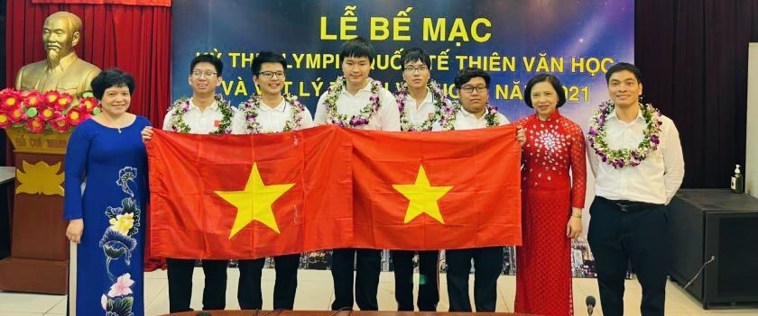 5 học sinh Hà Nội xuất sắc giành huy chương tại Kỳ thi Olympic Quốc tế về Thiên văn và Vật lý thiên văn 2021 - Ảnh 1