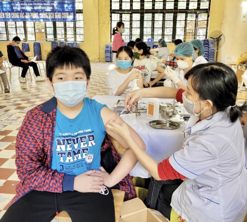 Quận Thanh Xuân: Vaccine phòng Covid-19 tiêm cho học sinh lớp 7-8 có hạn đến tháng 2/2022 - Ảnh 1
