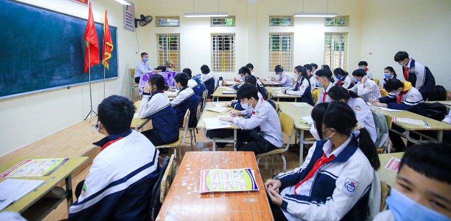 Sở GD&ĐT Hà Nội đề xuất tất cả học sinh THPT thuộc 30 quận, huyện đi học từ 6/12 - Ảnh 1