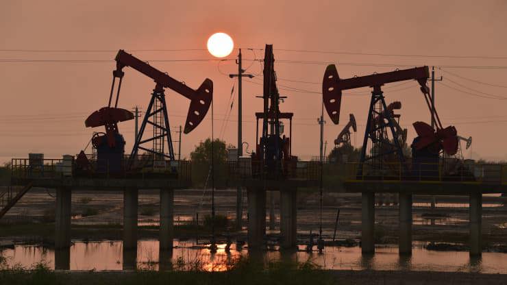 Nga-OPEC "phớt lờ" việc Mỹ xả kho dự trữ, vẫn bơm thêm dầu - Ảnh 1