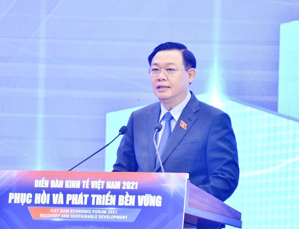 Chủ tịch Quốc hội Vương Đình Huệ: Diễn đàn là cơ hội để đề xuất chính sách hỗ trợ phục hồi và tăng trưởng kinh tế - Ảnh 1