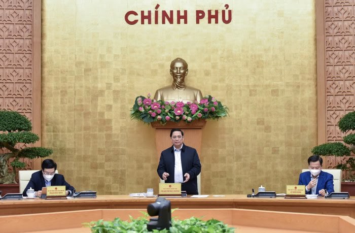 Thủ tướng Phạm Minh Chính: Tiếp tục tiêm vaccine cho trẻ em, tiêm mũi 3 cho người lớn - Ảnh 1