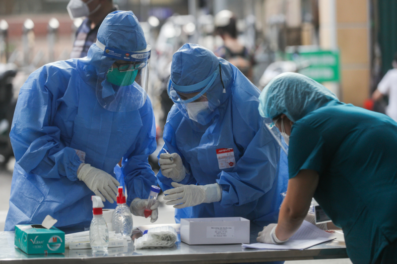 Số ca nhiễm Covid-19 tại Hà Nội tiếp tục tăng cao lên 542 trường hợp - Ảnh 1