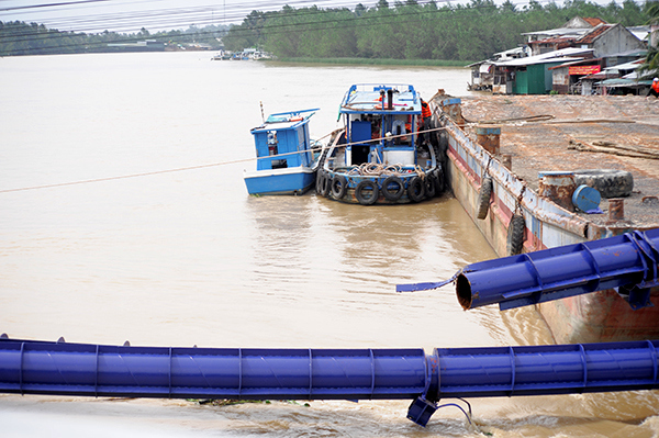 [Ảnh] Khẩn trương khắc phục sự cố vỡ ống cấp nước làm tê liệt khu vực phía Bắc TP Nha Trang - Ảnh 6