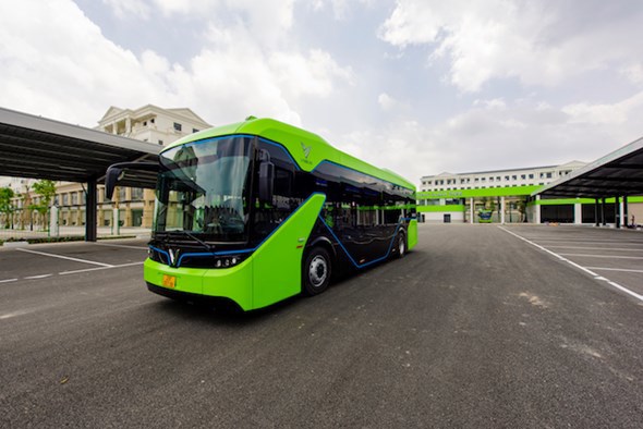 Hà Nội: Dự kiến tháng 10 sẽ vận hành 2 tuyến xe buýt điện - Ảnh 1