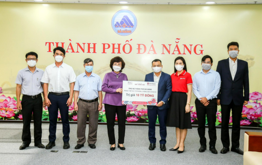 Tập đoàn BRG và Ngân hàng SeABank bàn giao trang thiết bị y tế phòng chống dịch Covid-19 trị giá 10 tỷ đồng cho thành phố Đà Nẵng - Ảnh 1