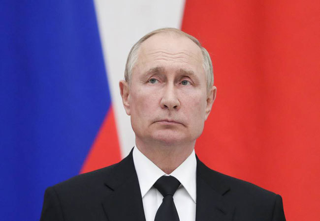 Tổng thống Nga Putin phải tự cách ly do tiếp xúc với người nhiễm Covid-19 - Ảnh 1
