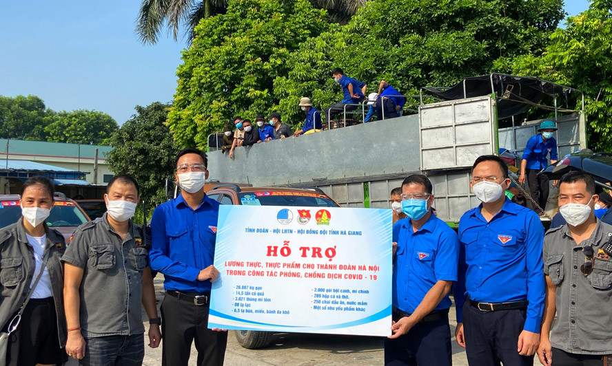 Tỉnh đoàn Hà Giang gửi tặng 60 tấn nhu yếu phẩm hỗ trợ người dân Thủ đô - Ảnh 1