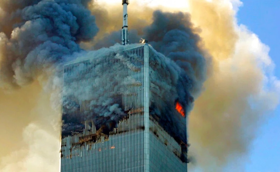 Nhìn lại những khoảnh khắc ám ảnh của thảm kịch 11/9 sau 20 năm - Ảnh 7