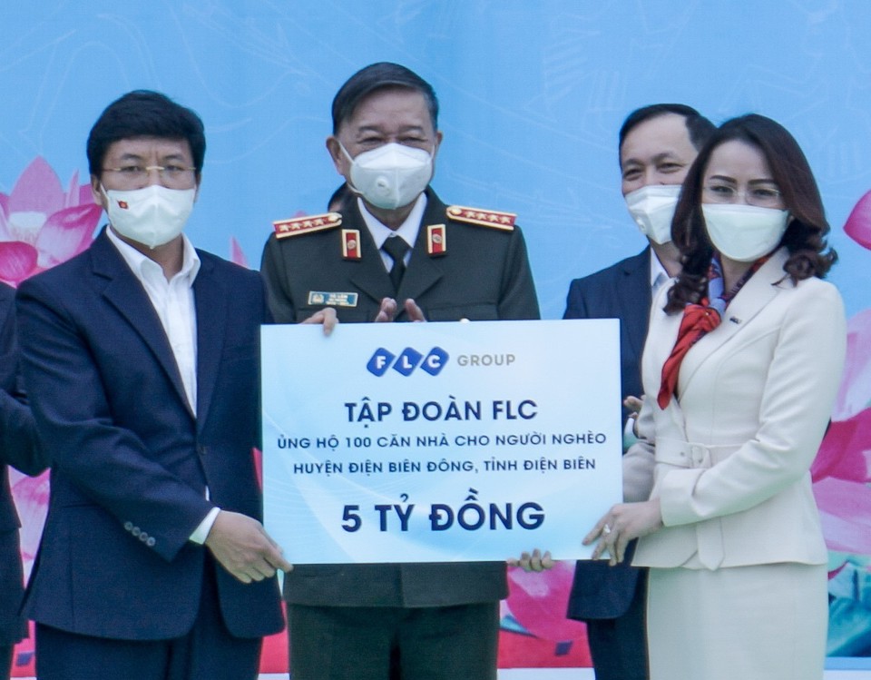 FLC trao tặng 100 căn nhà tình nghĩa tại Điện Biên - Ảnh 2