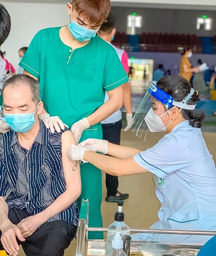 86,5% người dân Thanh Oai được tiêm vaccine phòng Covid-19 - Ảnh 3