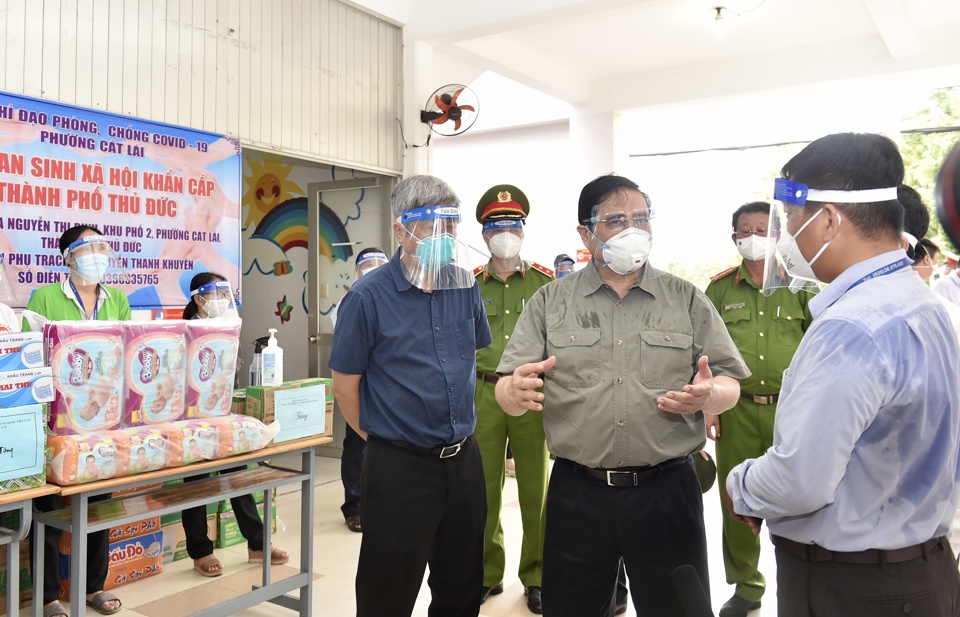 Thủ tướng Phạm Minh Chính kiểm tra công tác phòng, chống dịch Covid-19 ở TP Hồ Chí Minh - Ảnh 1