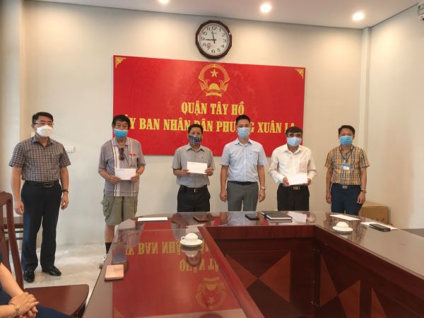 Quận Tây Hồ chi trả hỗ trợ cho 2.696 đối tượng thụ hưởng chính sách đặc thù của Thành phố Hà Nội - Ảnh 1