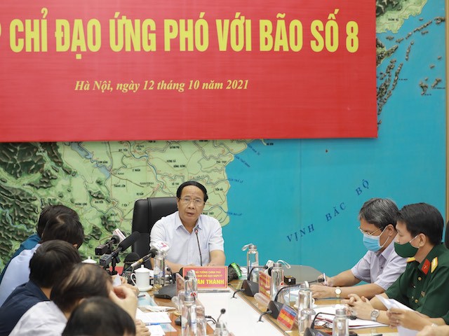 Phó Thủ tướng Lê Văn Thành: Không chủ quan vì bão số 8 yếu đi khi vào bờ - Ảnh 2