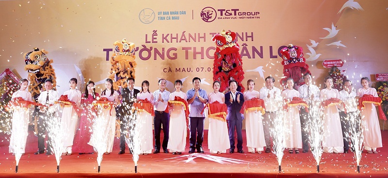 3,5 tỷ đồng T&T Group hỗ trợ học sinh nghèo Hà Tĩnh - Ảnh 2