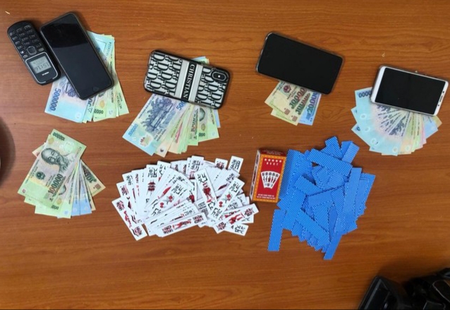 Hà Nội: Tụ tập đánh bạc tại nhà, 6 đối tượng bị bắt giữ - Ảnh 1