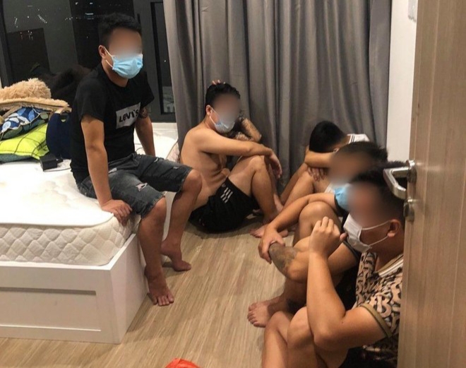 Hà Nội: Phát hiện 8 thanh niên nam, nữ tụ tập "bay lắc" ở chung cư giữa đại dịch - Ảnh 2