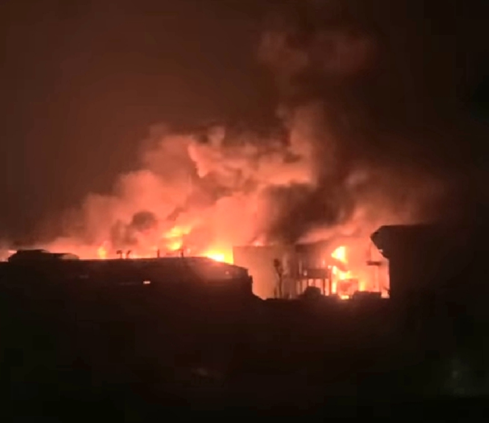 Cháy lớn tại xưởng cồn ở xã An Thượng, Hoài Đức - Ảnh 1